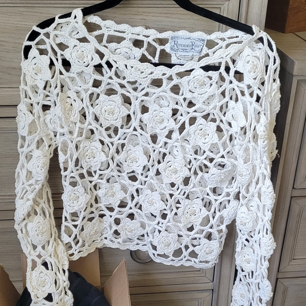 Elegant White Crochet Lace Top With Pearl Embellishments Sz M